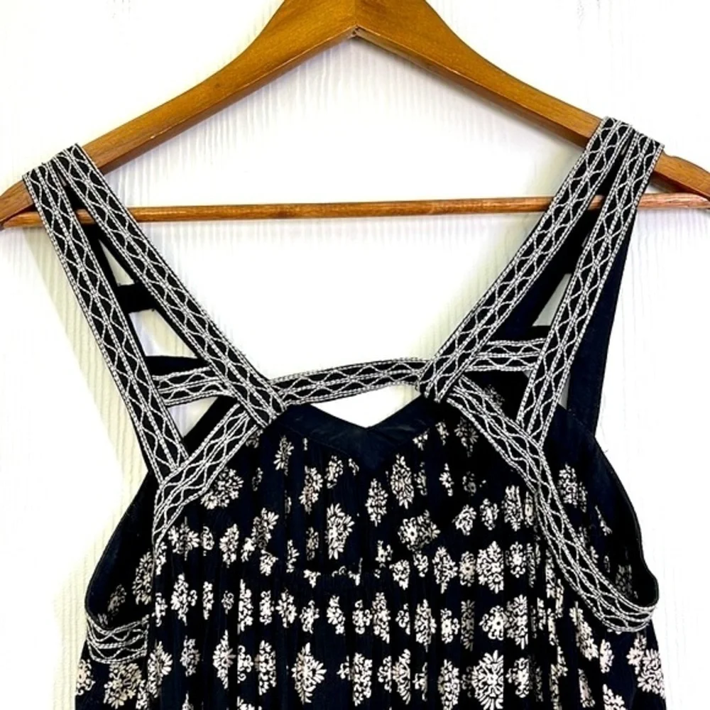 American Eagle Outfitters- Black & Cream Floral Print Strap Boho Midi Dress M